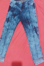 Título do anúncio: Calca Jeans Nova com stresse da Moda