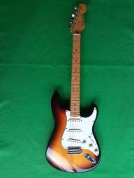 Título do anúncio: Guitarra Fender Stratocaster Mexicana 1992 Tunada