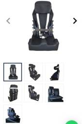 Título do anúncio: Cadeira para carro com adaptações, posicionador veicular, na cor AZUL