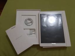 Título do anúncio: iPad 8ª geração Apple, Tela 10,2" - Wi-Fi 32GB - Dourado