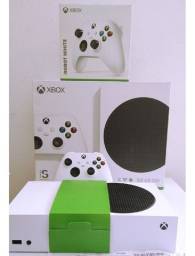 Título do anúncio: Xbox série S novo (2 controles)