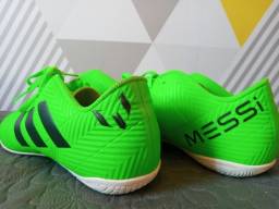 Título do anúncio: Chuteira do Messi Nemeziz adidas