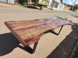 Título do anúncio: Mesa industrial produzida na madeira Canela, toda resinada e com bordas rústicas