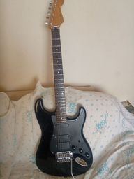 Título do anúncio: Guitarra fender Japan stratocaster.