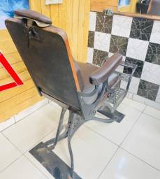 Título do anúncio: MANACAPURU     Cadeira de barbeiro antiga  