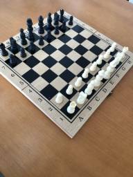 Título do anúncio: Jogo de xadrez/ dama/ gamão 