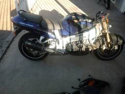 Título do anúncio: Sucata de moto para retirada de peças Suzuki hayabusa 1300 2005