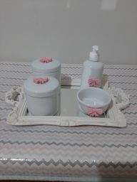 Título do anúncio: Vende se kit higiene bebê porcelana