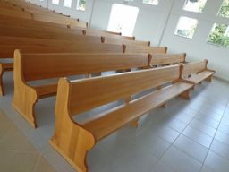 Título do anúncio: Bancos de madeira  e todos os móveis para igrejas