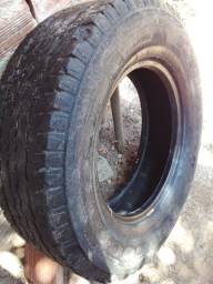 Título do anúncio: Vende-se pneu aro 16  $ 150