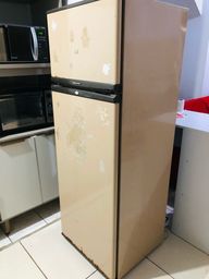 Título do anúncio: Vendo geladeira duplex marrom 110v