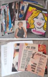 Título do anúncio: Coleção de recortes e DVDs da Madonna