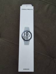 Título do anúncio: Galaxy Watch4 BT 44mm Prata