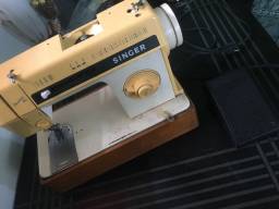 Título do anúncio: Máquina de costura caseira singer 500$