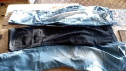 Título do anúncio: 3 calças jeans masculinas G tamanho 48, pouco ou nunca usadas
