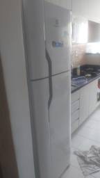 Título do anúncio: Refrigerador Electrolux Frost Free 310 Litros Branco TF39 - 127 Volts
