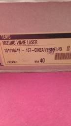 Título do anúncio: Tênis Mizuno Wave Laser ( cinza/vermelho )