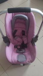 Título do anúncio: Cadeirinha de Bebê automóvel com suporte e cobertura