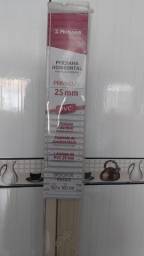 Título do anúncio: Vendo persiana, marca Primafer horizontal, de PVC, 1,60mx1,60m, 25mm 