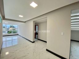 Título do anúncio: Cobertura com 4 dormitórios à venda, 200 m² por R$ 890.000,00 - Carijós - Conselheiro Lafa
