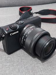 Título do anúncio: Câmera EOS M100