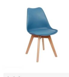 Título do anúncio: Cadeira eames azul