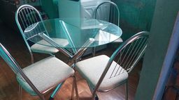 Título do anúncio: Sala de jantar de vidro com 4 cadeiras em Manacapuru 