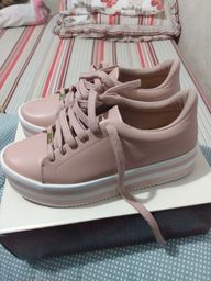 tenis vizzano aberto atras