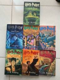 Título do anúncio: Livros Harry Potter coleção completa.