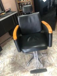 Vendo cadeira de barbeiro reclinável em perfeito estado - Outros itens para  comércio e escritório - Milionários (Barreiro), Belo Horizonte 1255713650