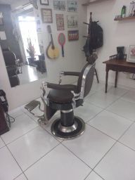 Cadeira barbeiro ferrante - Equipamentos e mobiliário - Espírito Santo,  Porto Alegre 1258330378