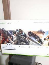 Título do anúncio: Xbox One S 1TB sem uso na caixa
