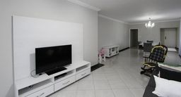 Título do anúncio: Excelente apartamento com 187,25m² AU à venda em ótima localização, no Gonzaga, em Santos,