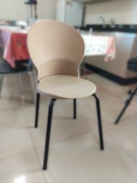 Título do anúncio: Cadeira Fixa Base Preta Luna Bege - Lyam Decor 