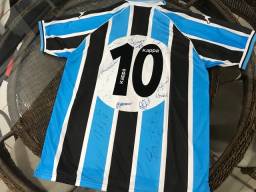 Título do anúncio: Camiseta do Grêmio 2001 Autografada! Do Marcelinho Paraíba