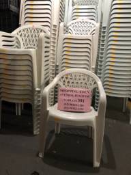Título do anúncio: Preço pra R.evenda no Atacado Cadeira com braço branca nova
