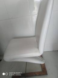Título do anúncio: Cadeira em couro
