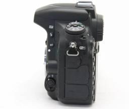 Título do anúncio: Câmera Full Frame Nikon D750 