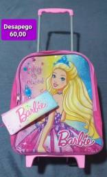 Título do anúncio: DESAPEGO mochila Barbie