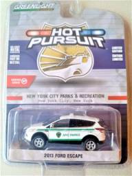 Título do anúncio: Miniatura 1/64 Greenlight - 2013 Ford Escape - Coleção Hot Pursuit Série 37