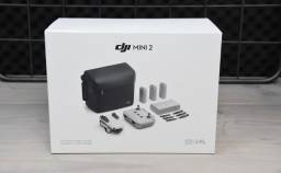 Título do anúncio: Drone DJI Mini 2 Fly More Combo (LA&IN) 4K Ultra HD com GPS - Cinza  Em cuiabá-MT