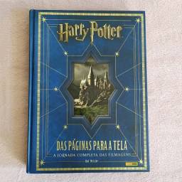 Título do anúncio: Livro Harry Potter Das Páginas Para a Tela em ótimo estado com brinde