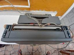 Título do anúncio: Maquina de Escrever Elétrica Olivetti Tekne 3