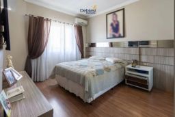 https://img.olx.com.br/thumbs256x256/11/117571761005017.jpg