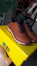 Título do anúncio: Sapato infantil masculino Klin na caixa