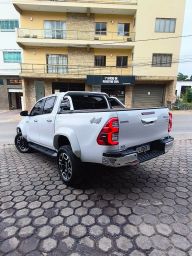 https://img.olx.com.br/thumbs256x256/12/120689165825279.jpg