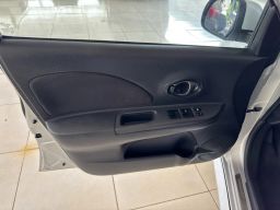 https://img.olx.com.br/thumbs256x256/12/121678813679804.jpg