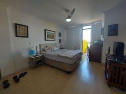 https://img.olx.com.br/thumbs256x256/12/124261757122733.jpg