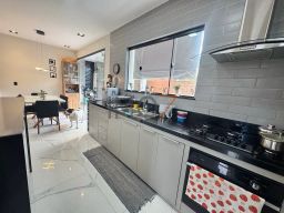https://img.olx.com.br/thumbs256x256/12/124558401995843.jpg