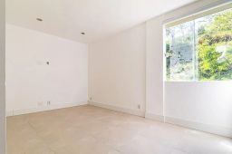 https://img.olx.com.br/thumbs256x256/12/124582151614343.jpg